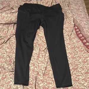 Carhartt black ankle leggings. Thick stretchy material
